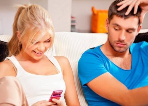 Как заставить ревновать мужчину