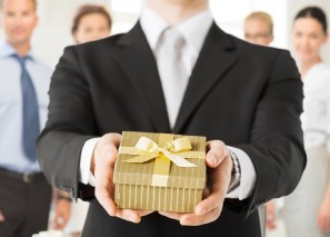 Что подарить начальнице на День рождения